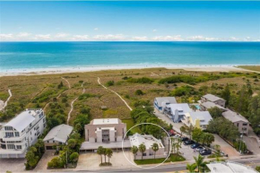 NEW Location, Location, Location! On the BEACH, Walk to VILLAGE